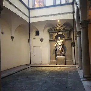 https://boheme-caratteristico-appartamento-a-pochi-passi-dal-duomo.it-tuscanyhotel.com