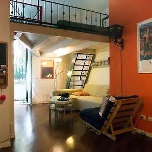 https://appartamento-avesella-in-centro-a-bologna.emilia-romagnahotels.net